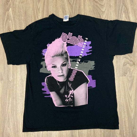 P!nk 2009 Funhouse Tour shirt size L - Picture 1 of 4
